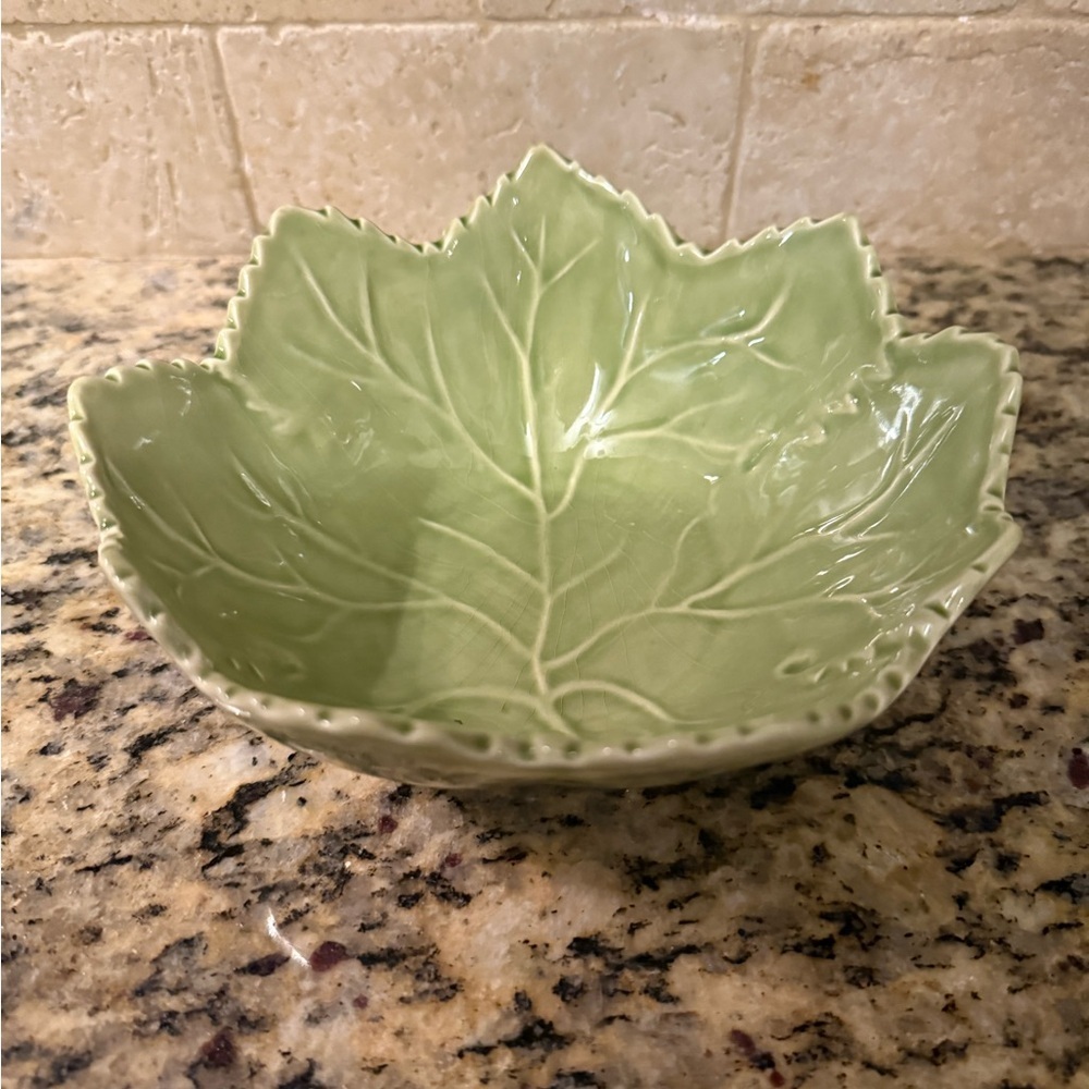 Olfaire Portugal Decorative Art  Maple Leaf Dish Bowl Light Green Taupe 7" - Picture 3 of 5
